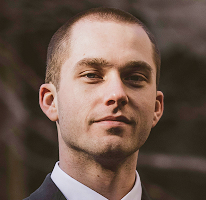Zdjęcie profilowe Thomas Whitfield – analityka i eksperta rynku kryptowalut zajmującego się tradingiem